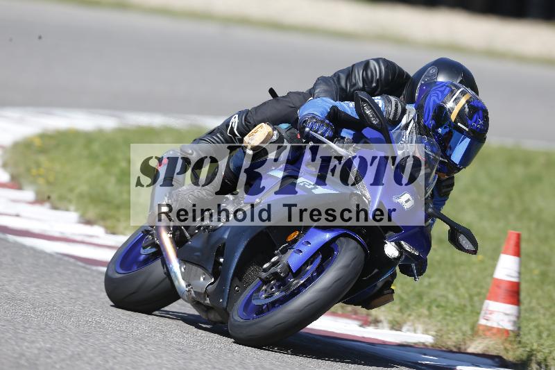 Archiv-2025/48 25.08.2025 Cornu Master School ADR/blau-bleu/0-4